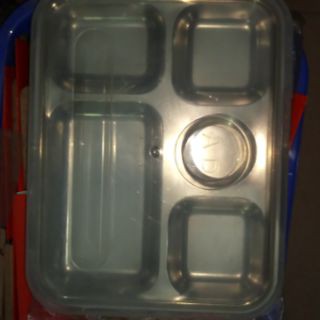 Khay chia cơm inox có nắp đậy