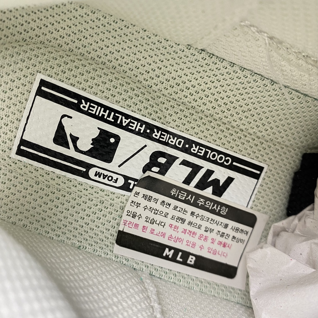 Giày sneaker MLB Chunky Liner High New York Yankees White Black (Trắng Đen) - Hype Sneaker | Bản 1:1