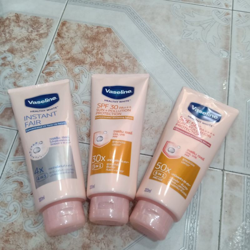 Tuýp Sữa dưỡng thể Vaseline 320ml Thái Lan