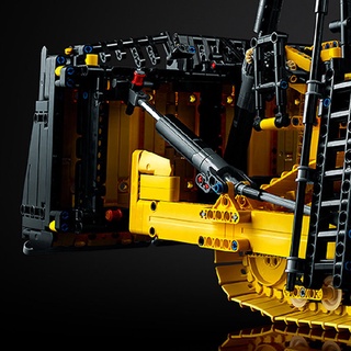 Lego 42131-CAT D11T Bulldozer