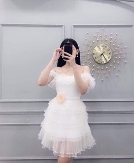 Váy công chúa trễ vai
