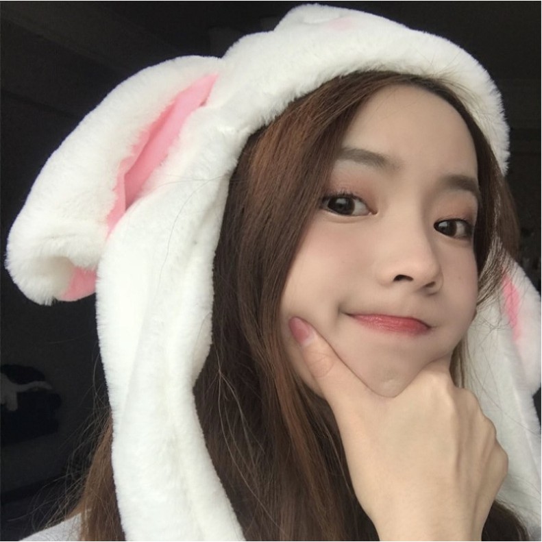 Nón, mũ tai thỏ vẫy hai tai đáng yêu. Bóp hơi giặt tai lên. Đi chơi lạnh, Đà lạt, chụp hình.i