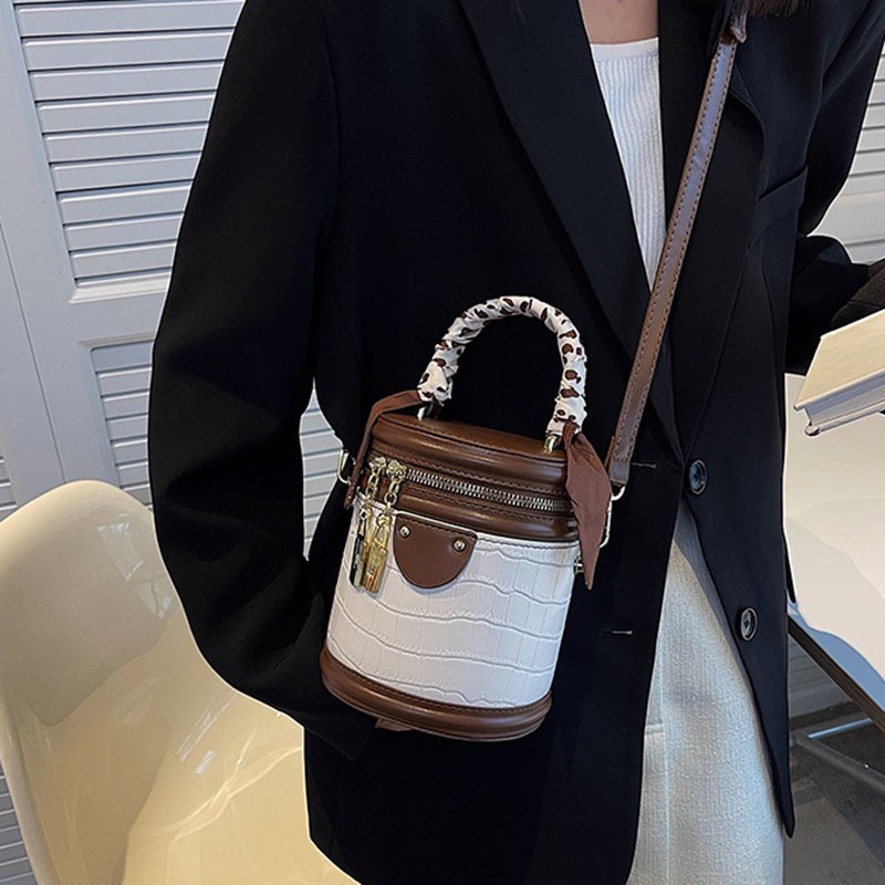 Túi đeo chéo IELGY kiểu xô dễ phối đồ thời trang dành cho nữ