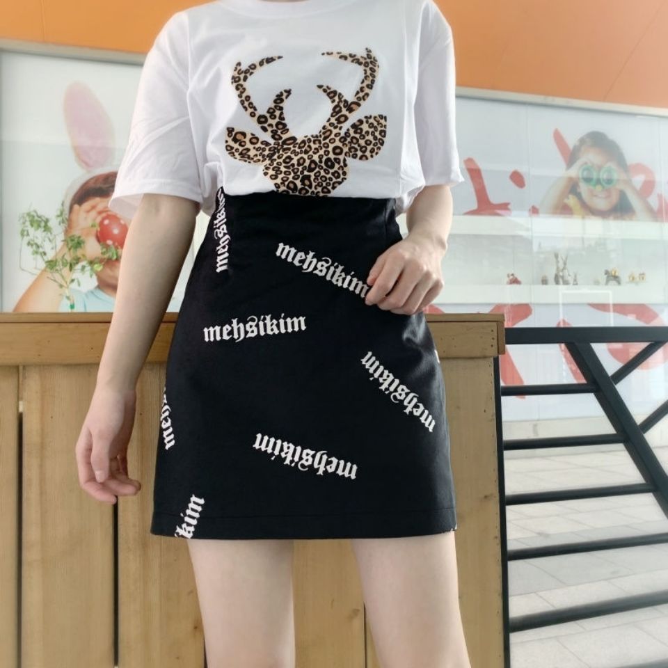 [Mã FAMAYWA giảm 10K đơn 50K] Chân Váy Chữ A In Họa Tiết Graffiti Thời Trang 2021 | BigBuy360 - bigbuy360.vn