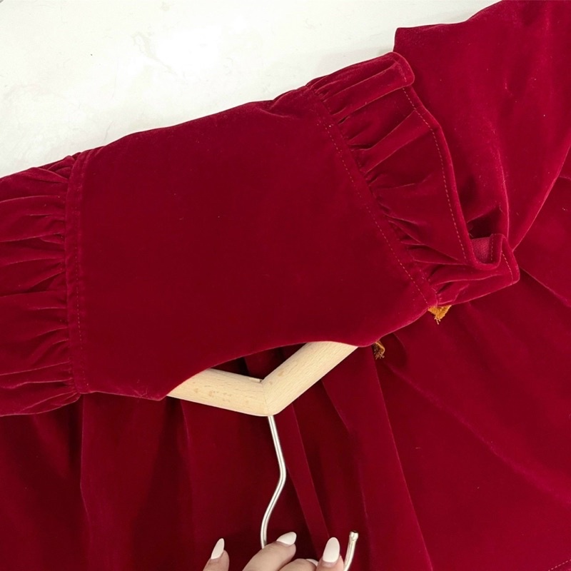 VÁY NHUNG ĐỎ BG VIỀN BÈO ĐÍNH NƠ