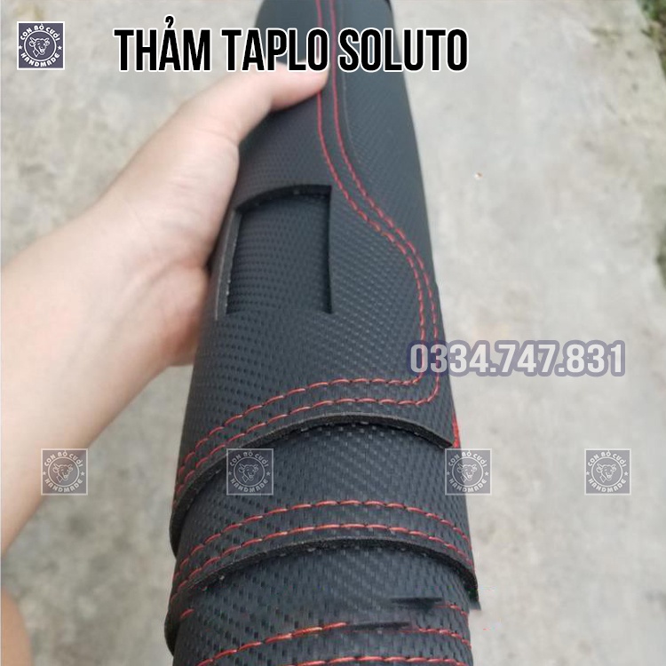 Thảm taplo xe kia soluto bằng da vân Carbon 3 lớp bám dính tốt không mùi chống nóng