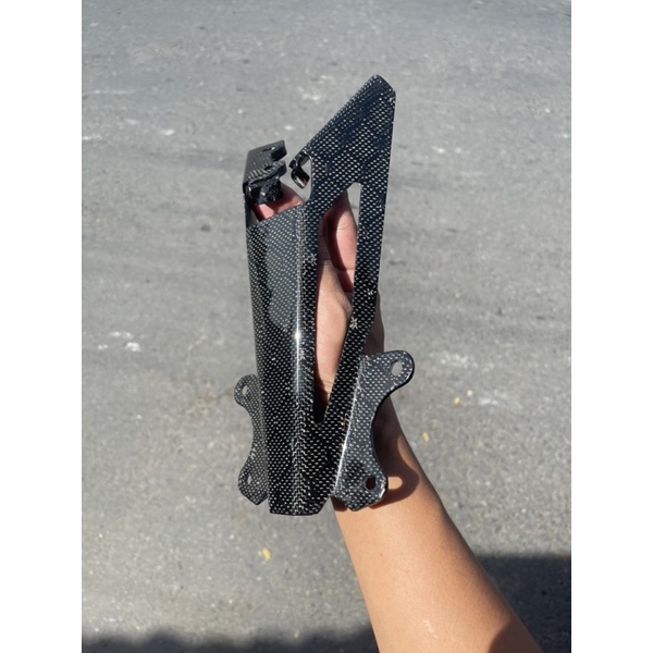 Pát sắt dè sau exciter 150, ốp đuôi dè sau ex 150 zin ốp carbon fiber vân tổ ong