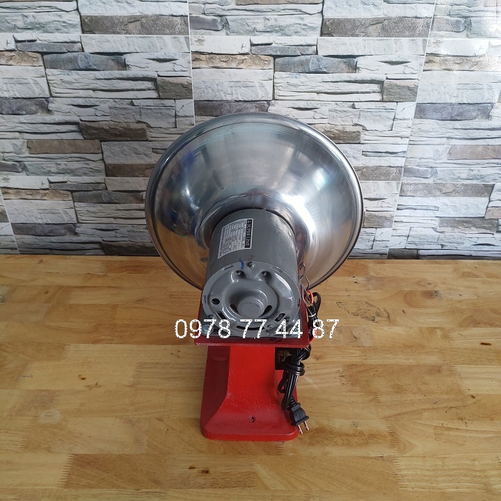 Máy nạo dừa khô nhuyễn để vắt lấy nước cốt