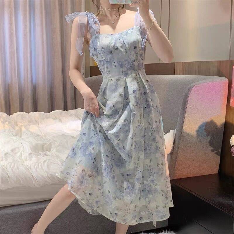 Set Đầm Hoa Xanh Maxi 2 Dây Buộc Vai + Áo khoác Len 1 Cúc