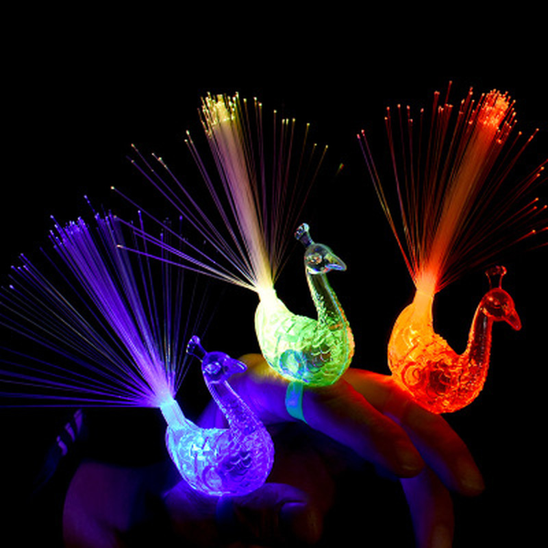 Nhẫn Hình Đuôi Công Có Đèn Led Phát Sáng
