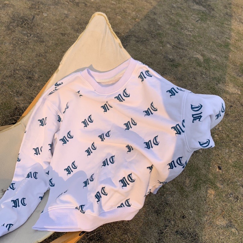 𝐋𝐎𝐆𝐎 𝐏𝐀𝐓𝐓𝐄𝐑𝐍 𝐒𝐖𝐄𝐀𝐓𝐄𝐑 (Áo tay dài full logo) | BigBuy360 - bigbuy360.vn