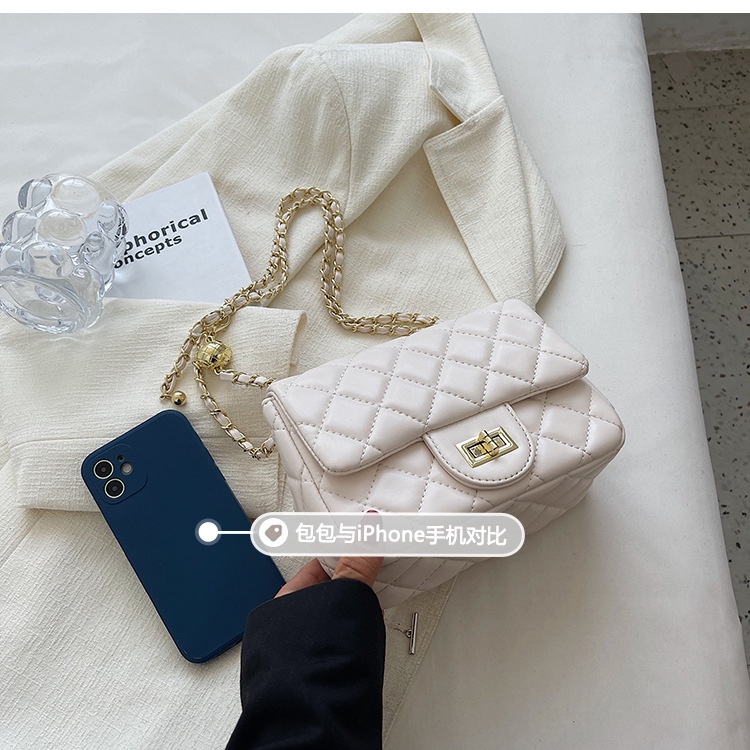 Túi Xách Dáng Vuông Phối Dây Xích Phong Cách retro