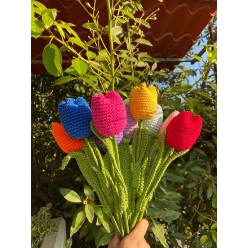 Bó hoa tuylip móc bằng len handmade tặng kèm túi xách