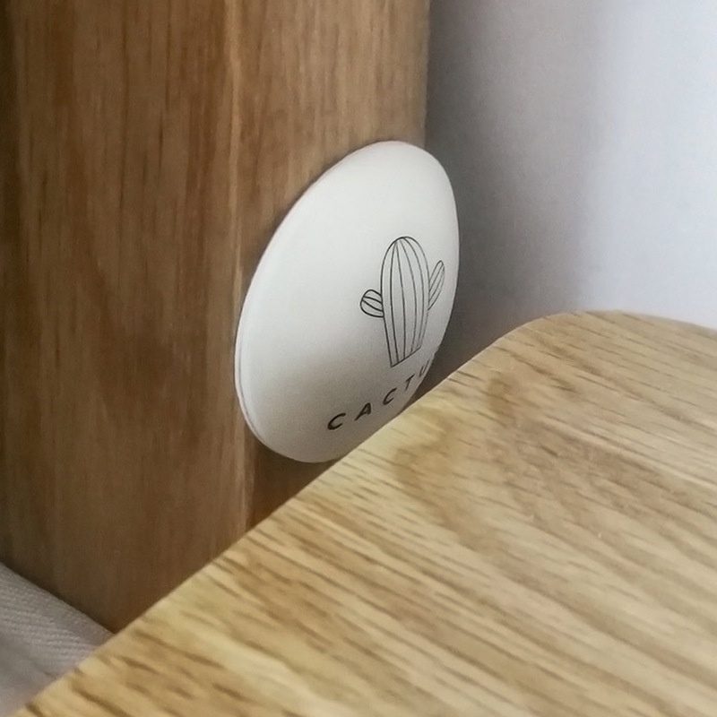 4 Cái!!!Miếng Đệm Silicone Dán Cạnh Bàn/Cửa/Tủ Lạnh Chống Va Chạm