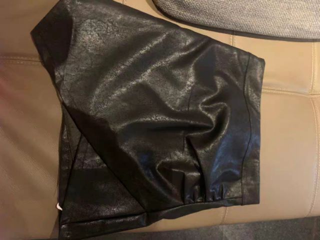 (SẴN) Chân váy da PU dáng chữ A lệch tà BETTER | BigBuy360 - bigbuy360.vn