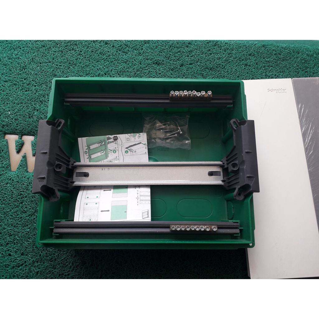 Tủ âm tường MIP22112T Schneider 12 đường