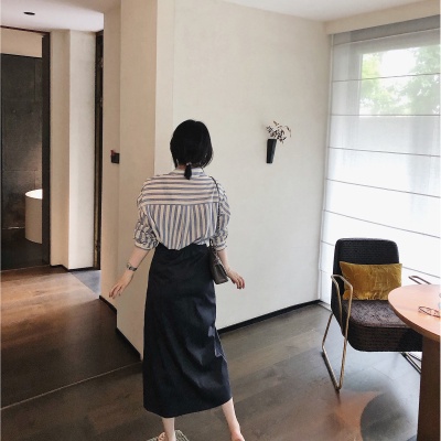 Áo Sơ Mi Nữ Dài Tay Họa Tiết Sọc Dọc Phong Cách Hàn Quốc Mới