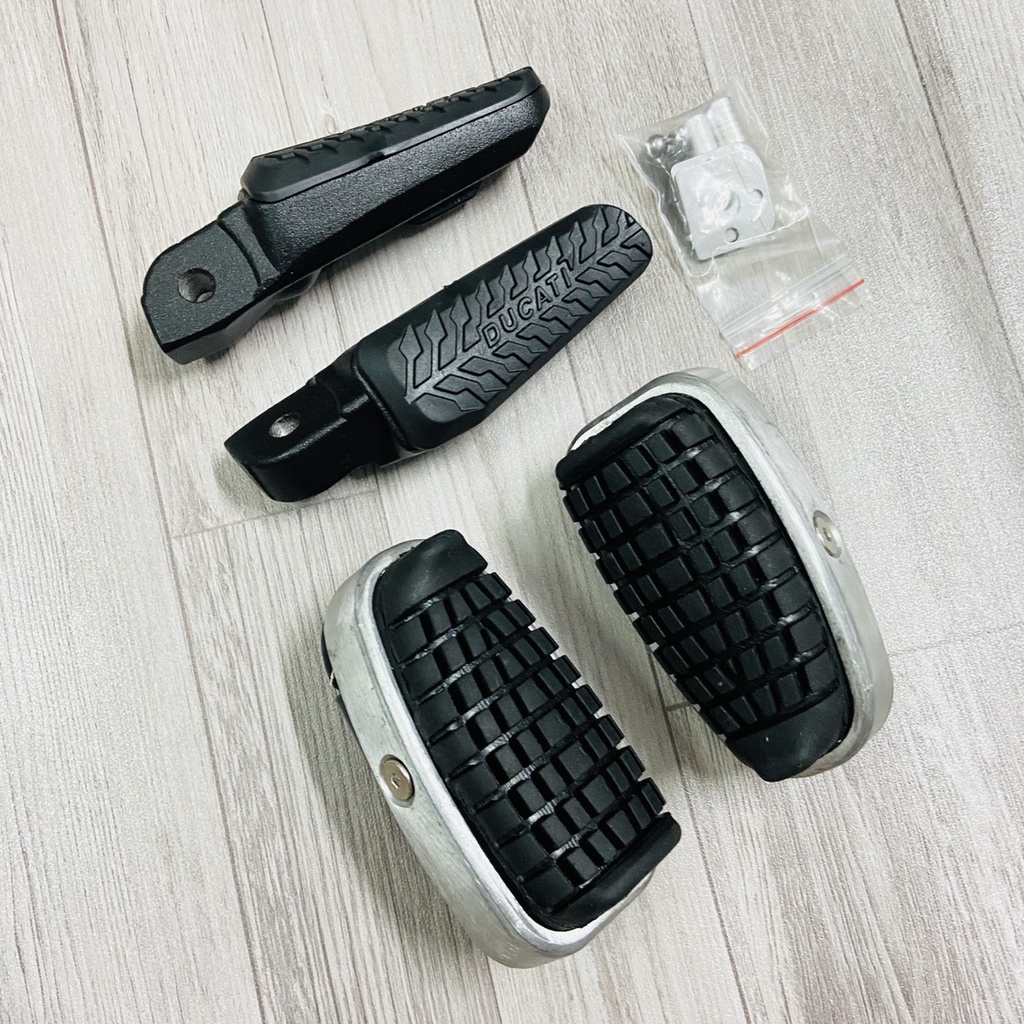 (HCM) CẶP GÁC CHÂN TRƯỚC KIỂU CUB VÀ CẶP GÁC CHÂN SAU MẪU DUCATY GẮN CÁC DÒNG XE SỐ THÔNG DỤNG HIỆN NAY