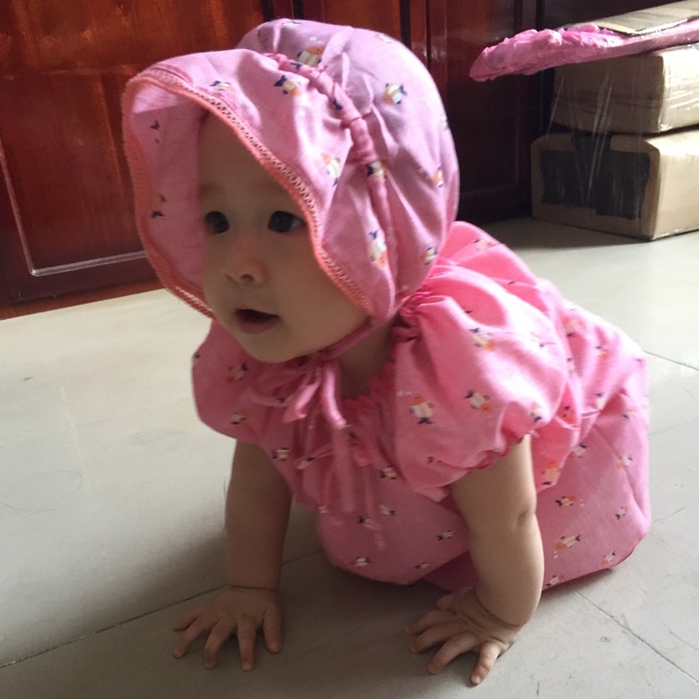 Bộ cô gái hà lan cho bé gái 