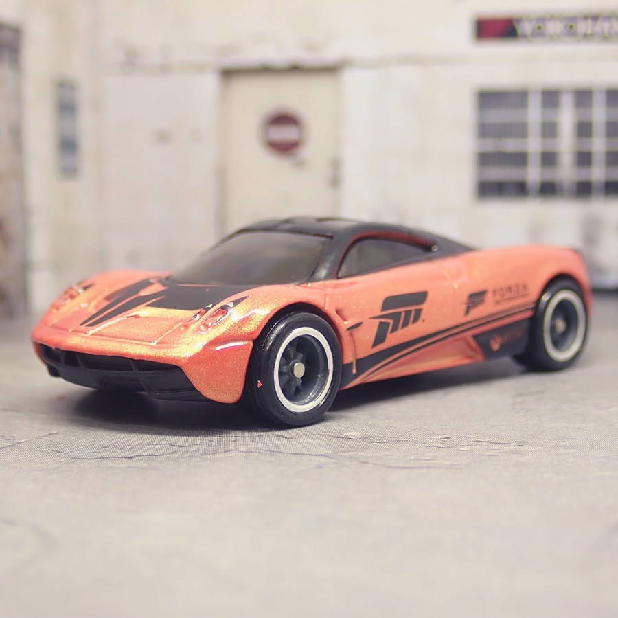 Xe Mô hình Hot Wheels Pagani Huayra Forza Motosport RETRO Entertainment