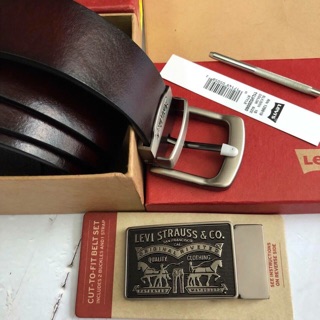 Thắt lưng da nam Levi's.
