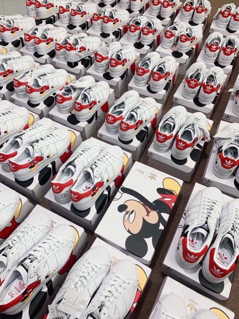 Giày das disney xinh