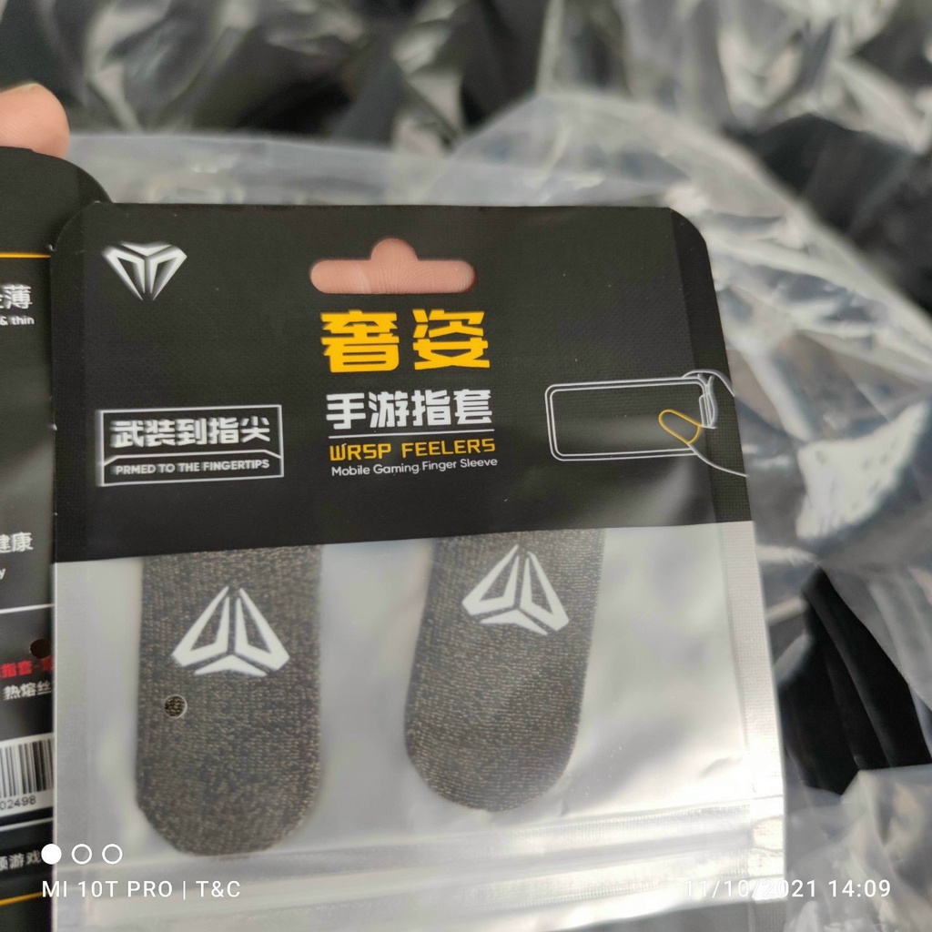 1 Cặp Găng Đeo Ngón Tay Cảm Ứng Chơi Game pubg Dạ Quang Thoáng Khí Dành Cho Điện Thoại