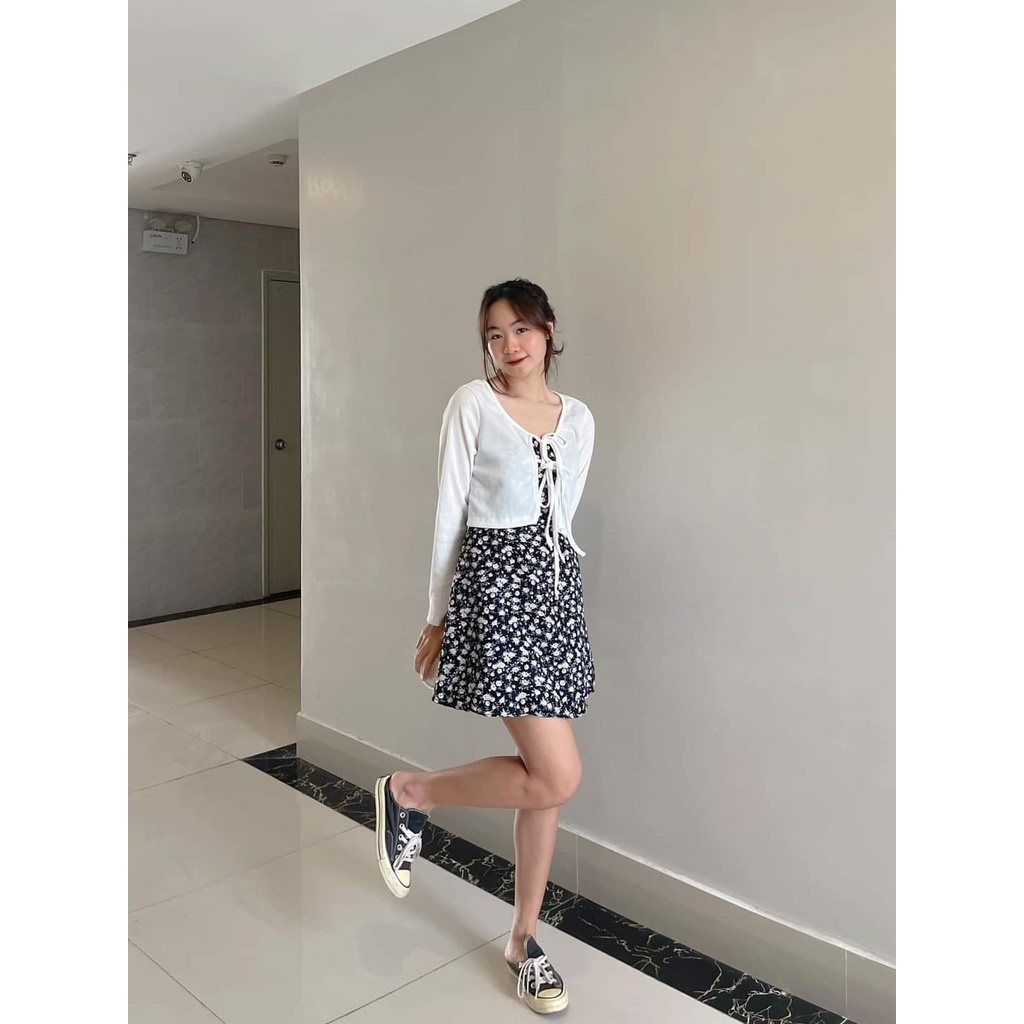 Váy 2 dây hoa nhí chun sau mix áo khoác ngoài cardigan trẻ trung phong cách tiểu thư Hàn Quốc