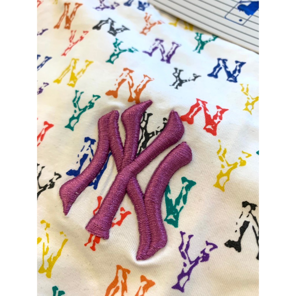 Áo Thun Croptop Logo chữ