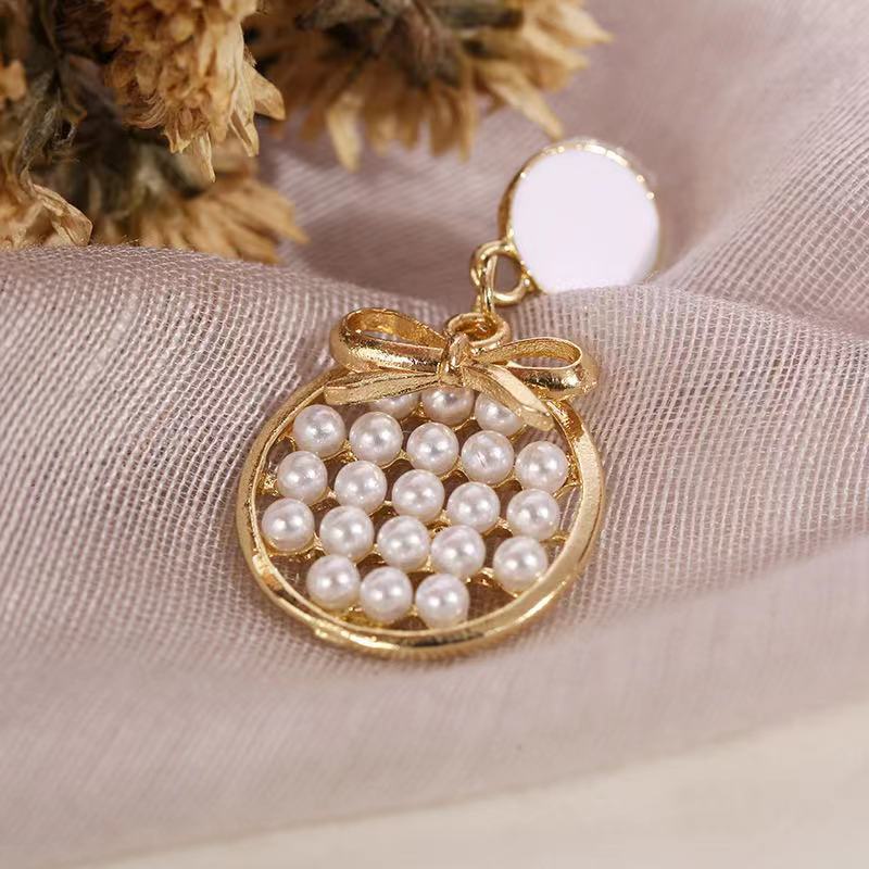 Đôi Khuyên Tai Tua Rua Đính Ngọc Trai Thời Trang Cho Nữ