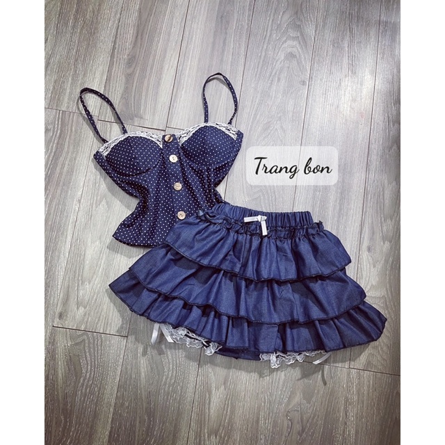 Set áo cup ngực chấm bi + chân váy tầng