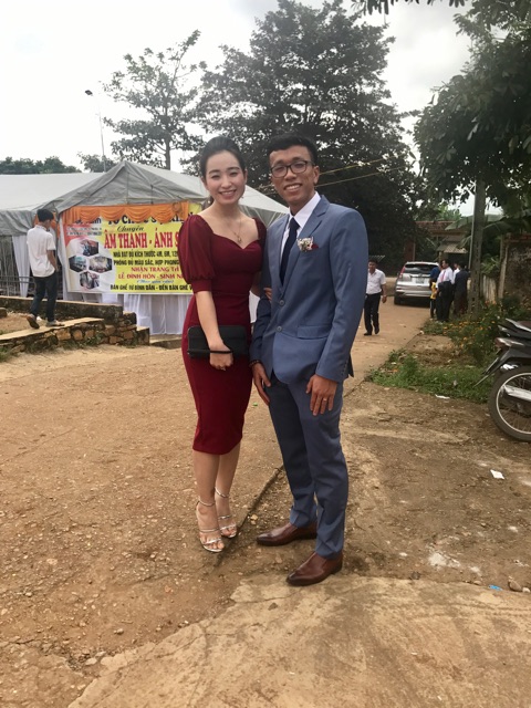 Váy body tay phồng