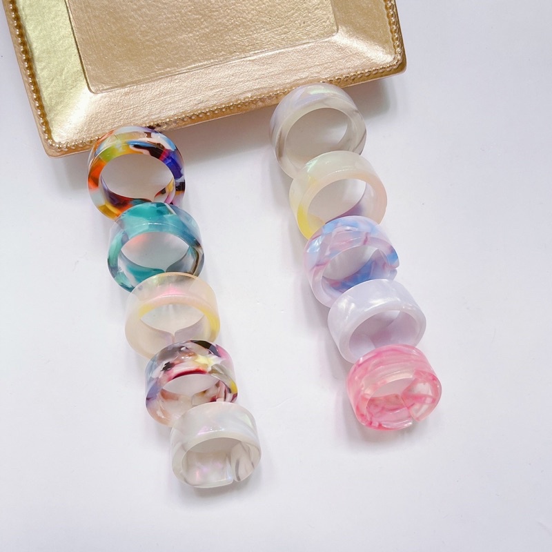 Nhẫn nhựa acrylic hoạ tiết đ.á c.ẩm th.ạch, thiết kế cổ điển có thể điều chỉnh kích thước