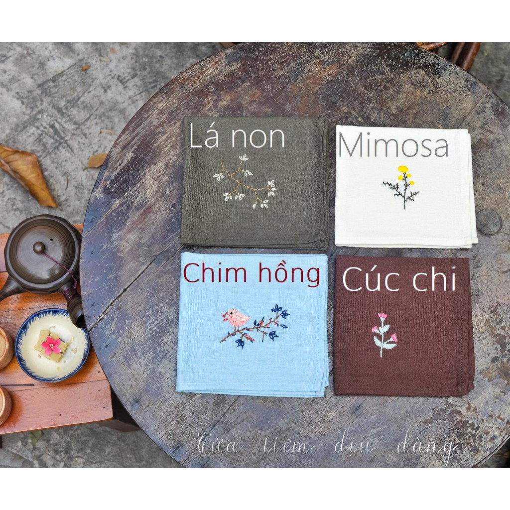 Khăn tay  vải linen thêu thủ công - Cúc chi