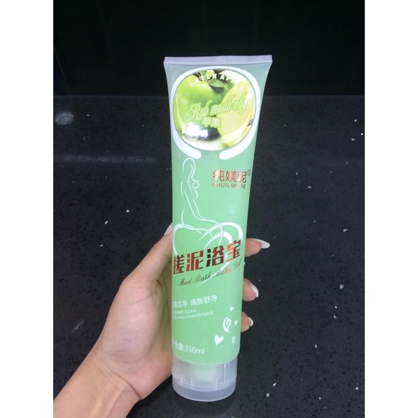 Tẩy da chết chà gót chân spa nail