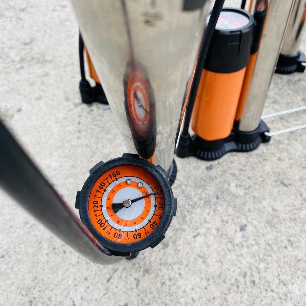 Bơm xe đạp xe máy kirito Nhật có đồng hồ bơm khỏe nhanh đầy