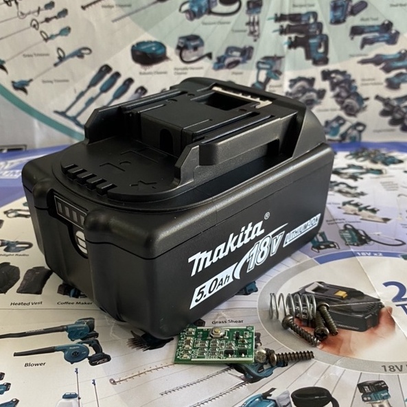 Vỏ Makita 5S-2P sạc adapter có báo pin, tem đáy, thay thế loại vỏ nhận zin. BN.