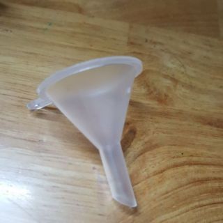 Phễu chiết mỹ phẩm mini