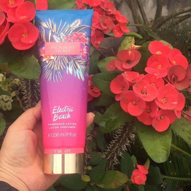 Bộ dưỡng thể và xịt thơm Electric Beach Victoria Secret’s