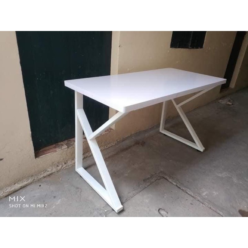 Bàn U, K, Z  giá rẻ Mặt MDF hoặc Gỗ cao su Tự nhiên