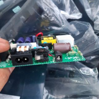 Nguồn 8.4v 3.2a tặng jack cắm AC