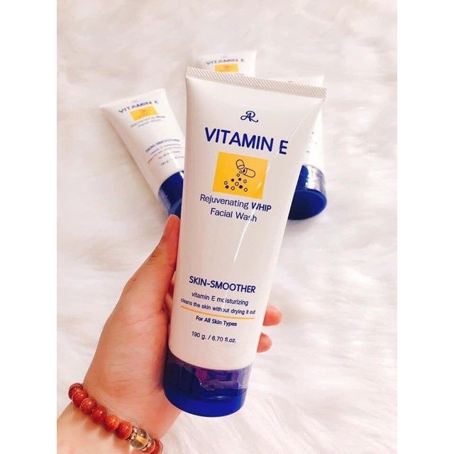 Sữa rửa mặt Vitamin E aron Thái Lan