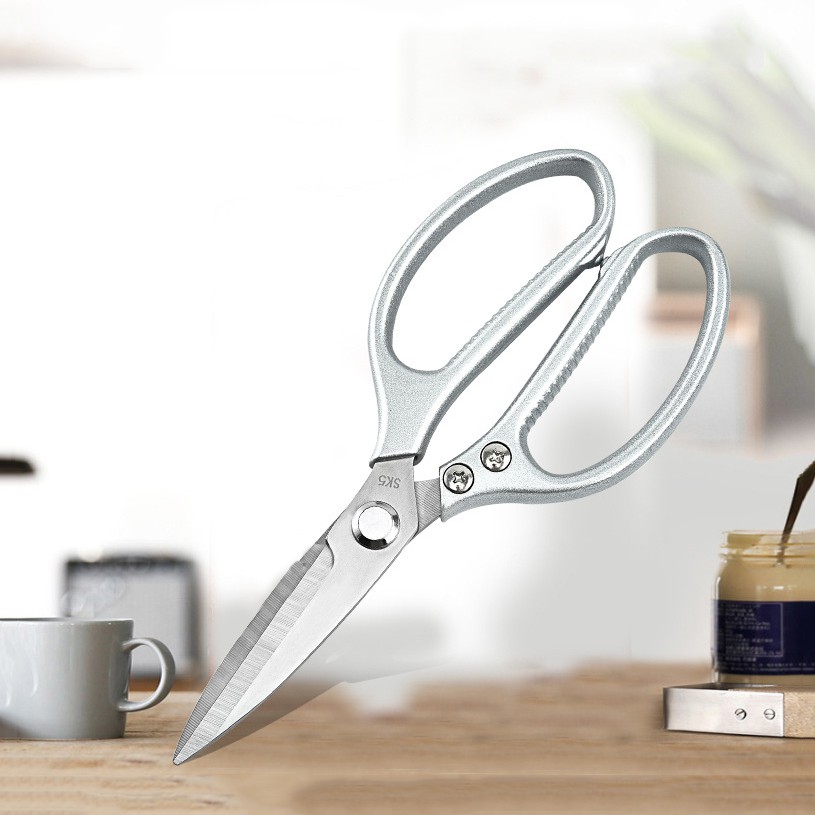 Kéo cắt gà SK5 xuất Nhật làm từ chất liệu thép không gỉ cao cấp, cắt được nhiều loại nguyên liệu, dễ dàng sử dụng