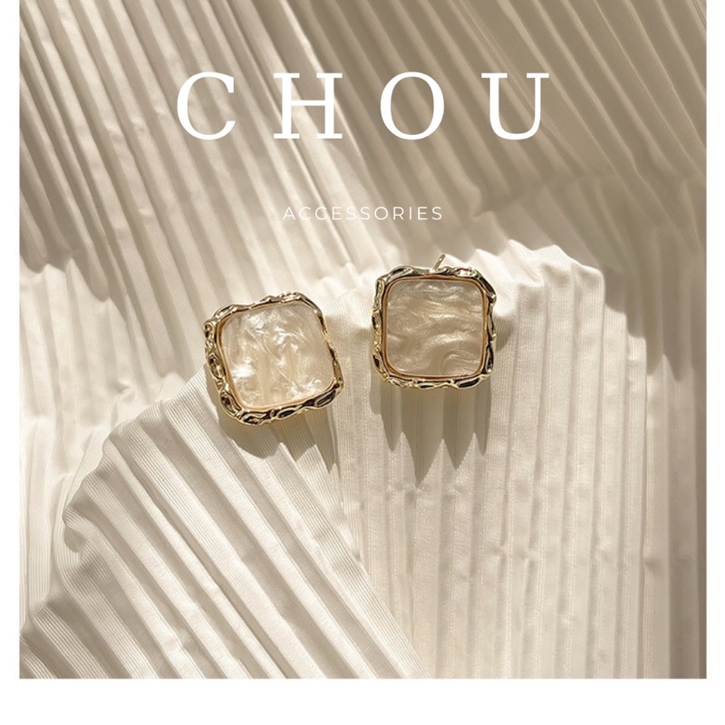 Bông Tai Vuông Viền Vàng | CHOU ACCESSORIES |