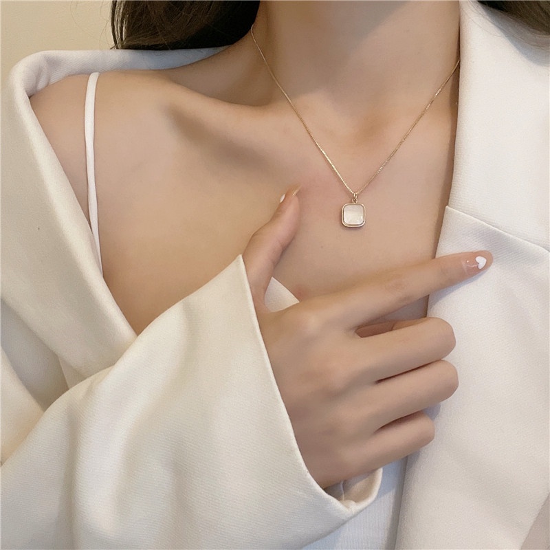 Vòng Cổ Fashion Square Shell Pendant Necklace Gold Clavicle Chain Necklace for Women Jewelry Accessories