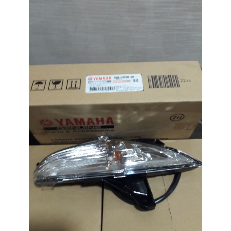 Xi nhan sau bên trái Xe Grande 2BM KHÁCH HÀNG XEM THẬT KỸ SP TRƯỚC KHI CHỌN.