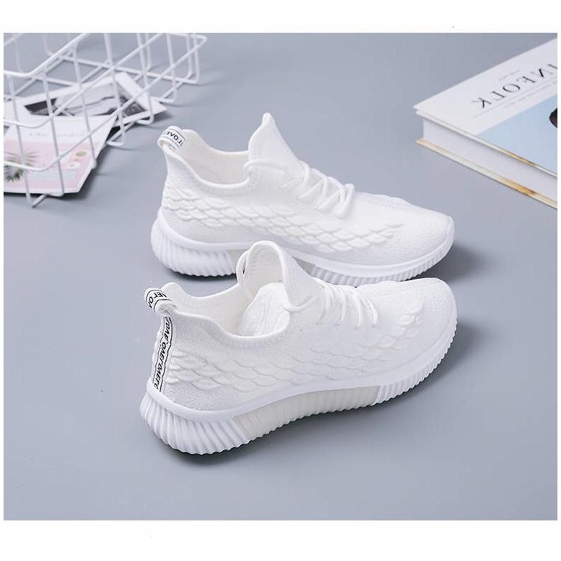 Giày sneaker nữ trắng kiểu dáng vảy cá 2 mặt bên hông