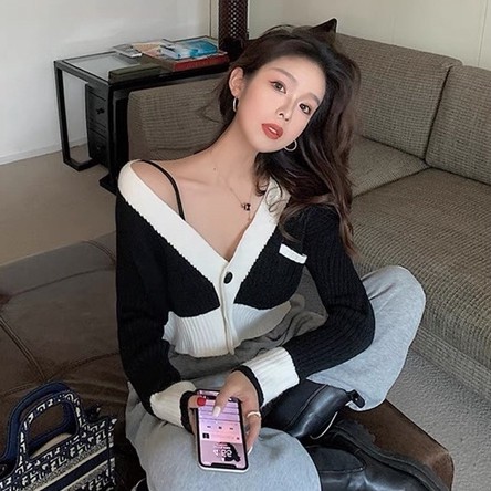 Áo Len Nữ Dáng Croptop, Áo Khoác Cardigan Cổ V Tay Dài Dệt Kim Quyến Rũ Thời Trang Cho Nữ Phong Cách Hàn Quốc
