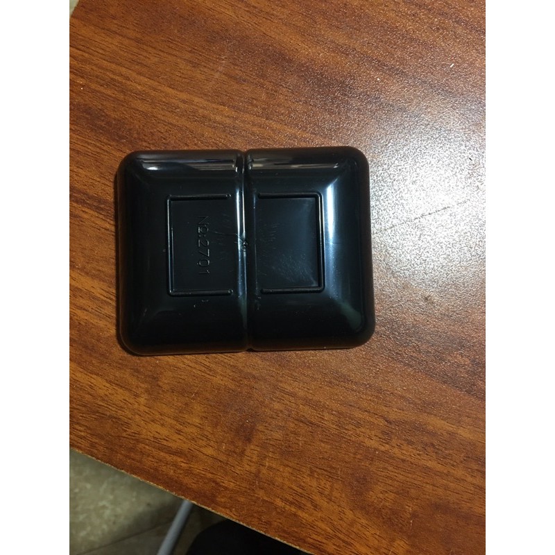 Đĩa chấm 2 ngăn nhựa phíp màu đen