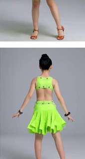 Đầm khiêu vũ sát nách bé gái